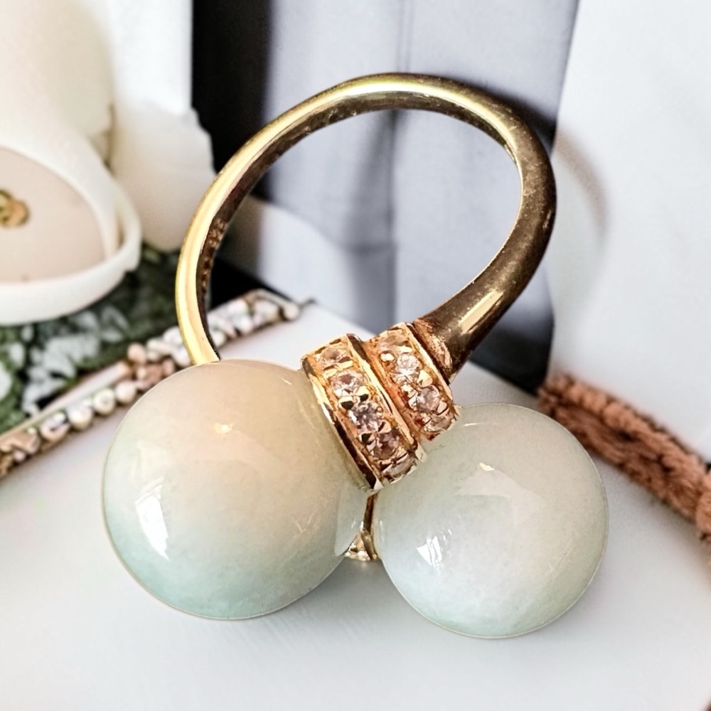 Gold Ring with Pale Green Jade Spheres - Picture 3 of 7